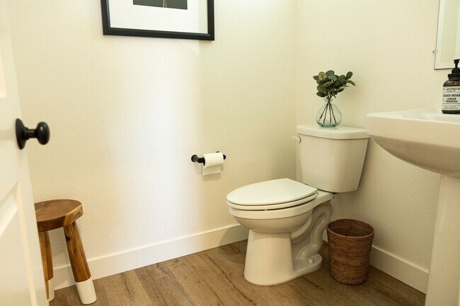 Building Photo - 3 bedroom | 2.5 bathroom | Crocker Village Single Family Home