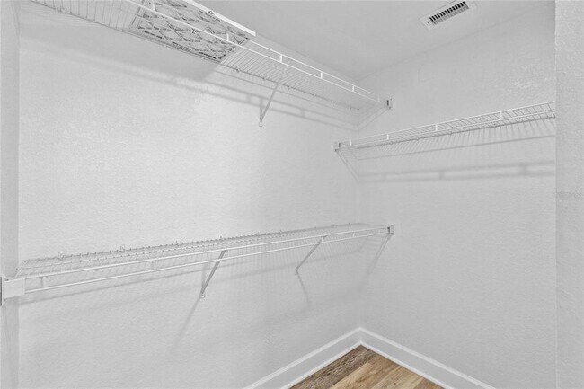 Building Photo - 911 N Orange Ave