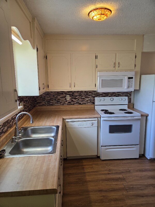 Building Photo - 1511 Medland Rd NW