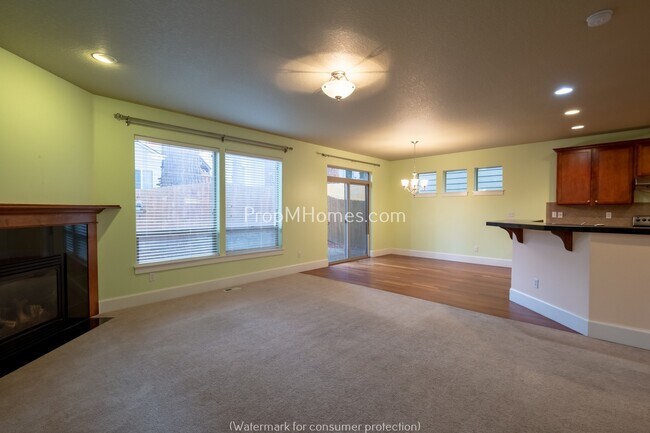 Building Photo - Beautiful Three Bedroom Home in Bethany - Available Now!