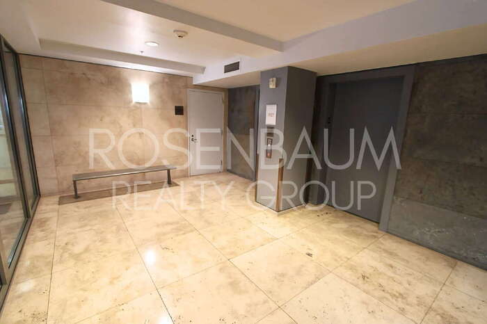 Building Photo - 7137 E Rancho Vista Dr