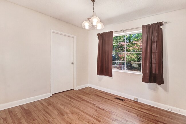 Building Photo - 1711 Rose St