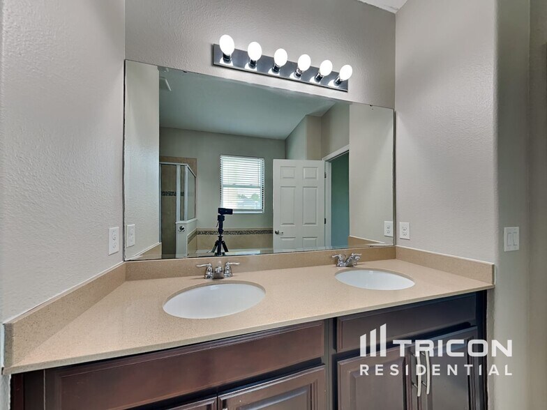 Building Photo - 3329 Cypress Grove Dr