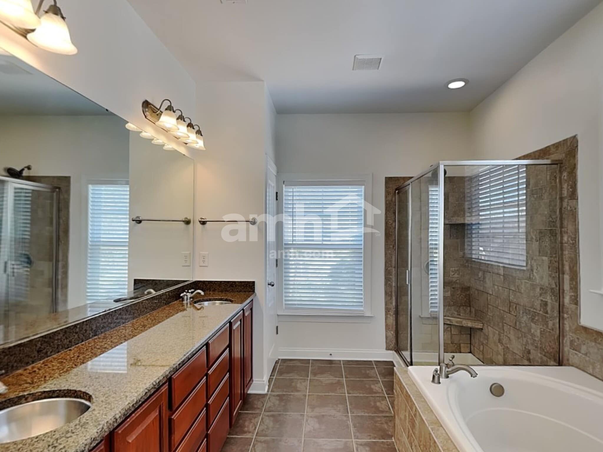 Building Photo - 8100 Lynwood Square