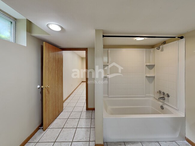 Building Photo - 216 John Reese Pky