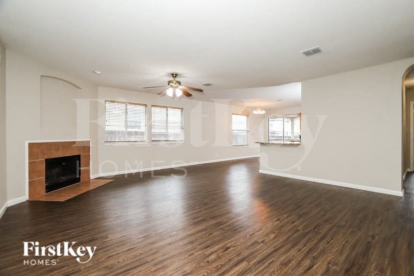 Building Photo - 237 Val Verde Dr