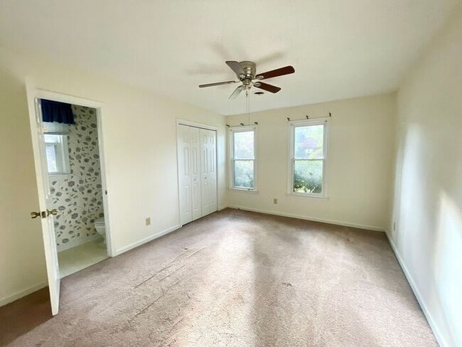 Building Photo - St. Andrews- Offering Self Guided Tour with RENTLY!