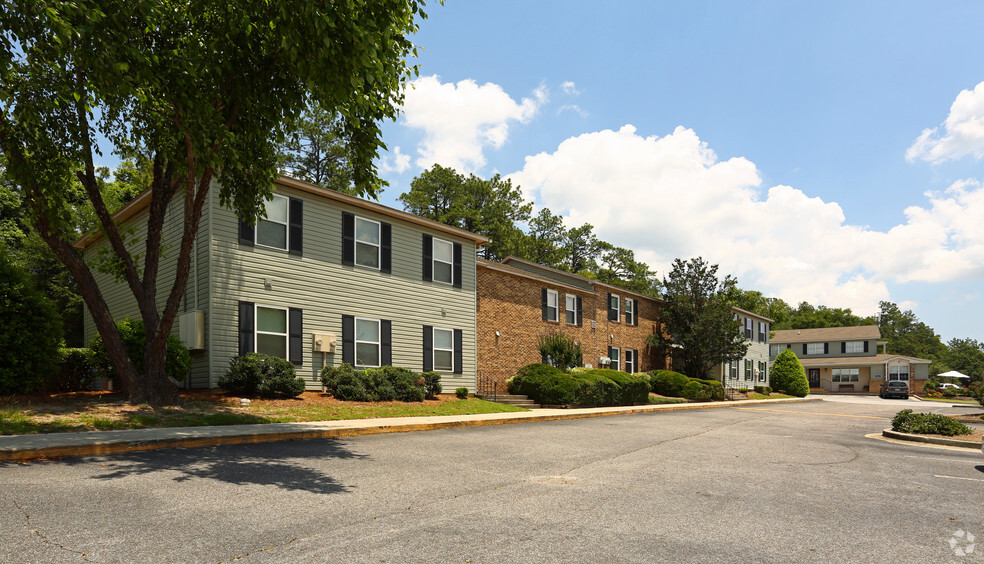 Building - Campus Side Apartments