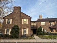 Building Photo - 1011 Wellington Pl