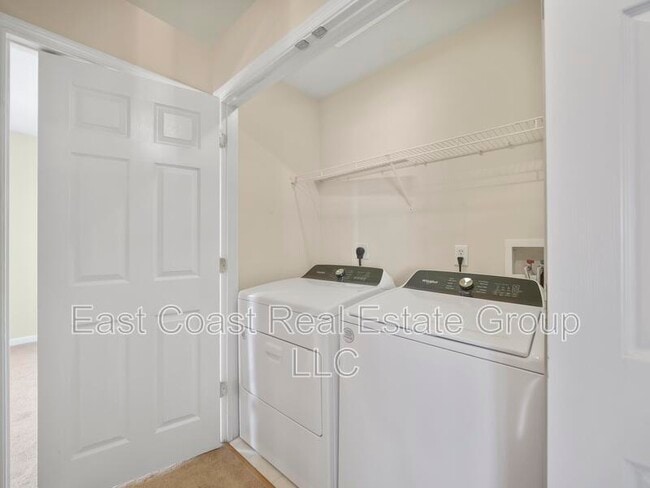 Building Photo - 125 Amelia Dr