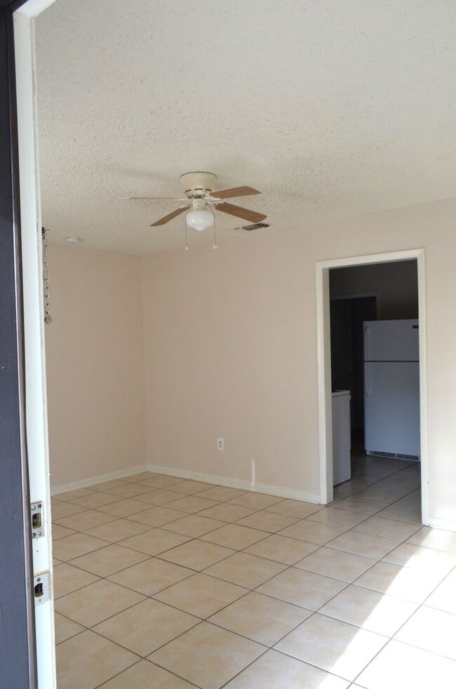 Building Photo - 1008 S 9th St