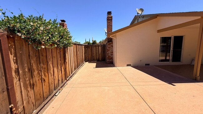Building Photo - 5308 Lightwood Dr