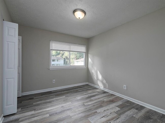 Building Photo - 3874 Mulkey Cir SW