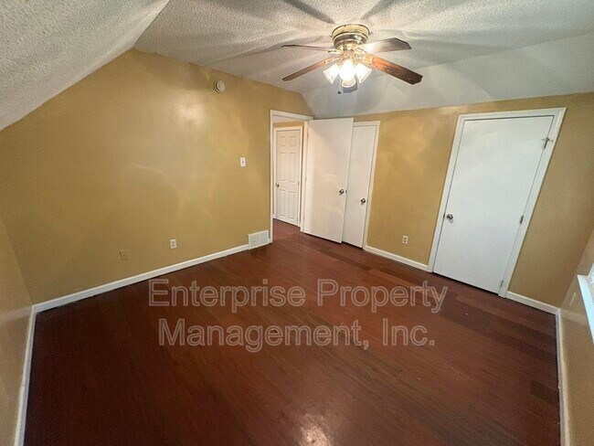 Building Photo - 3182 Casann Cove