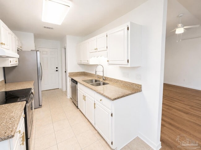 Building Photo - 315 Mirabelle Dr