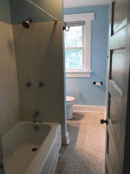 Building Photo - 141 W Northwood Ave