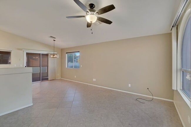 Building Photo - 98 E Futurity Pl