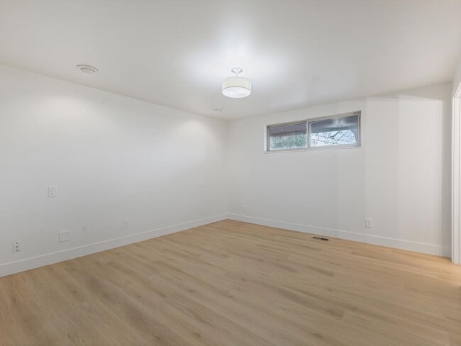 Building Photo - 4980 S 1645 E