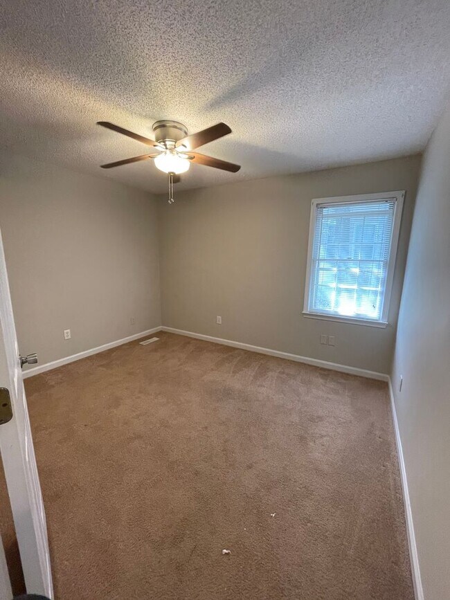 Building Photo - 2br House For Rent Near UGA Vet School