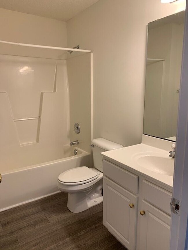 Building Photo - P201