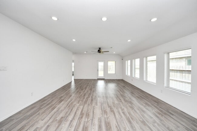 Building Photo - 7319 Bridal Ranch Dr