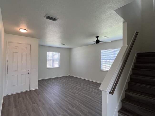 Building Photo - 101 Hagge Dr