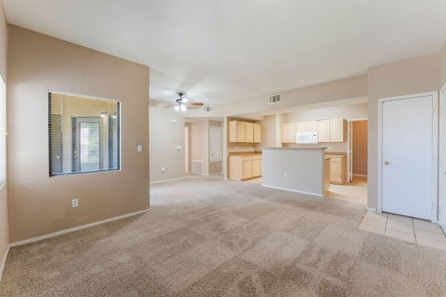 Building Photo - Bright 2-Bed Condo with Patio!