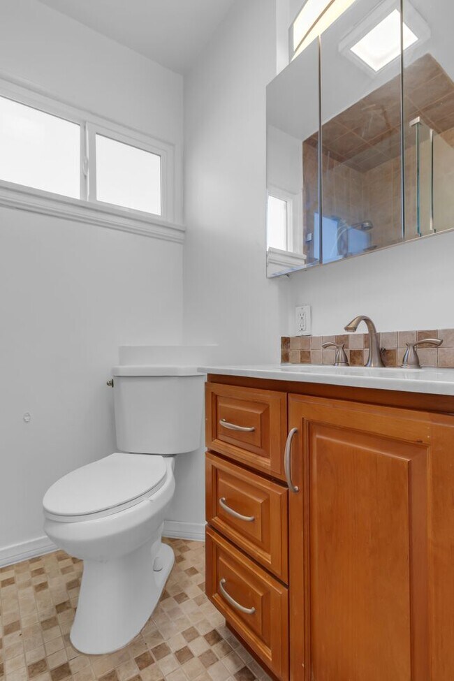 Building Photo - 1300 W 83rd Pl