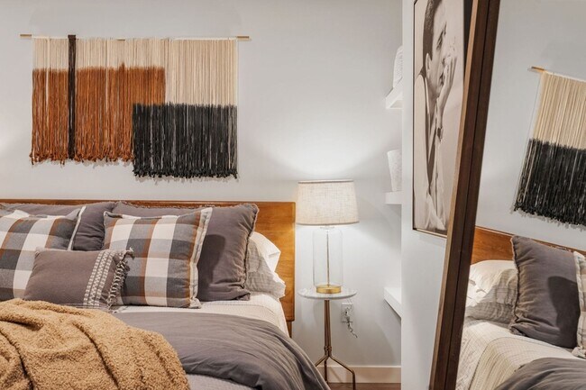 Building Photo - 1212 Demonbreun St