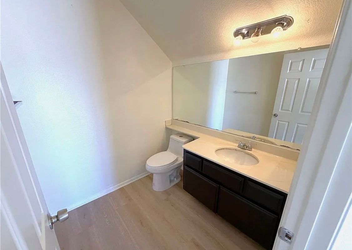 Building Photo - 39843 Amberley Cir