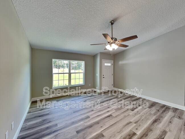 Building Photo - 9399 N Del Rio Way