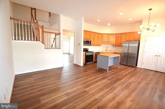 Building Photo - 24600 Siltstone Square