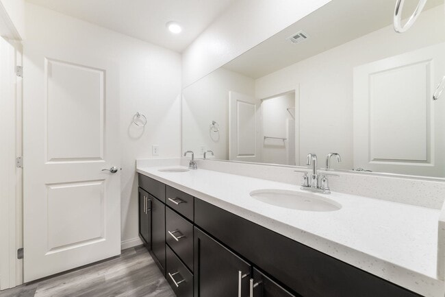 Building Photo - Brand-new 4-bedroom home located in the de...