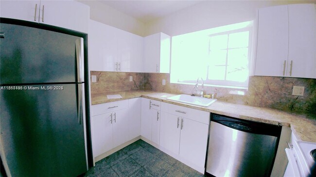 Building Photo - 462 Golden Isles Dr