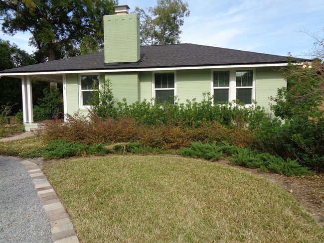 Building Photo - Cute 2 Bedroom Home in San Marco