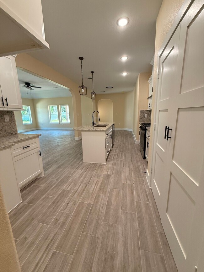 Building Photo - 14844 Coaltown Rd