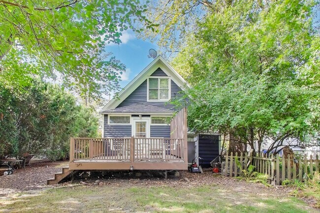 Building Photo - 2643 Poplar Ave