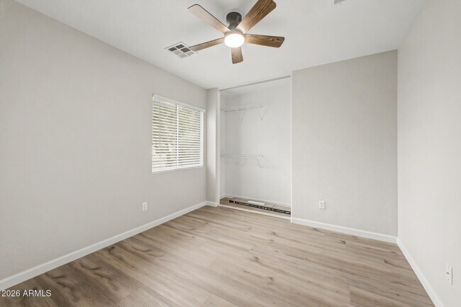 Building Photo - 2435 E Olivine Rd