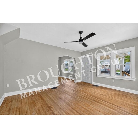 Building Photo - 5848 Acoma Dr