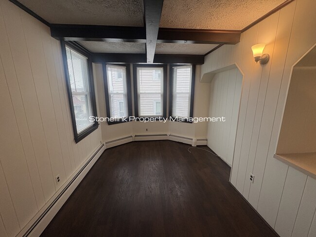 Building Photo - 124 Leo Ave