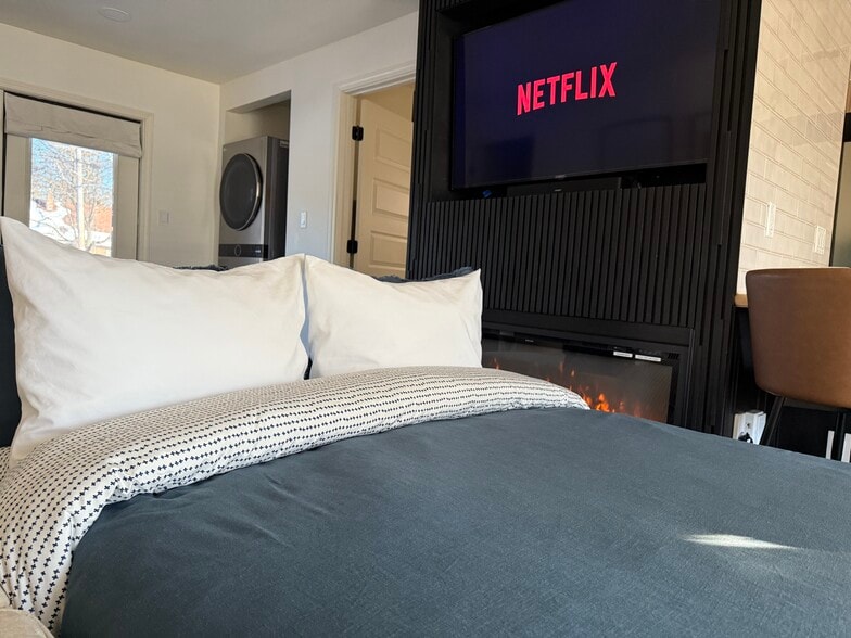 Building Photo - 5270 N 57th St