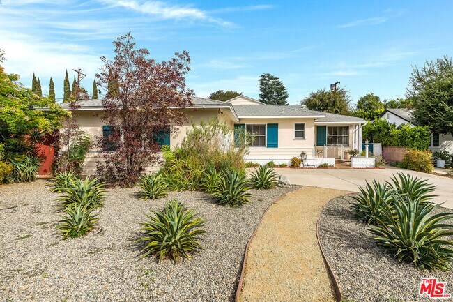 Primary Photo - 11889 Tiara St