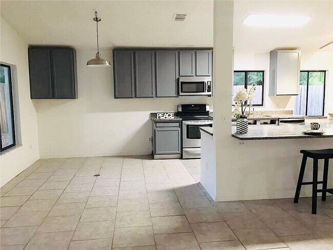 Building Photo - 5419 Stirrup Way