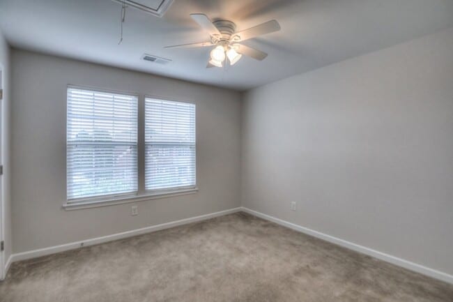 Building Photo - 2518 Broome St