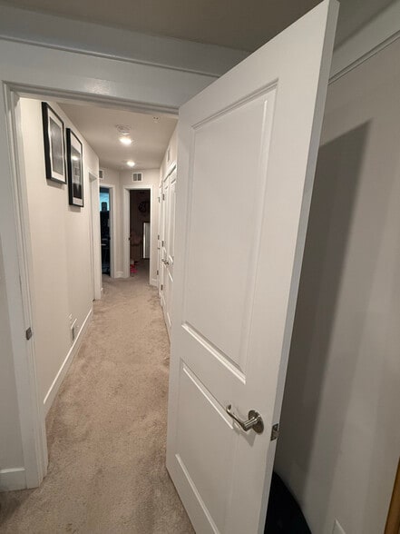 Building Photo - 7852 Johnnycake Rd