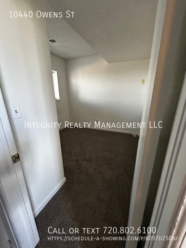 Building Photo - 10440 Owens St