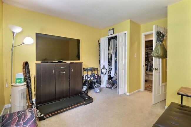 Building Photo - 1807A Sedgefield Dr