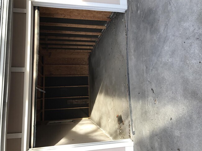 Building Photo - 1550 S Gold St