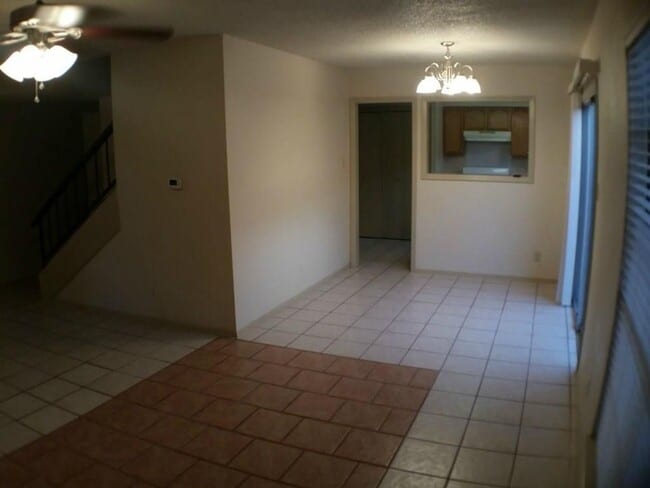 Building Photo - 7204 Creekside Dr