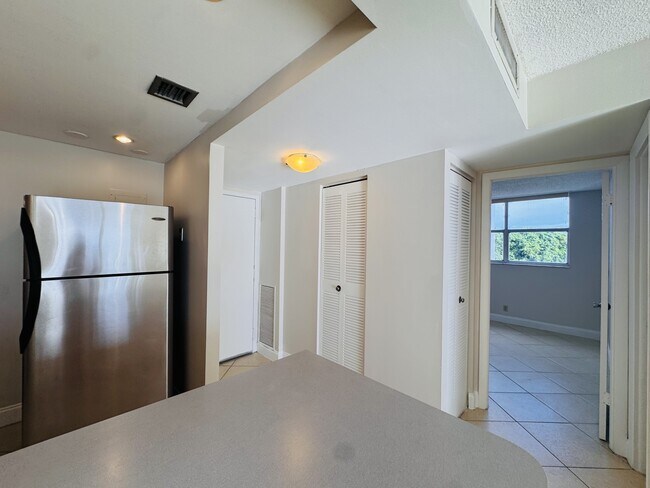 Building Photo - 500 Executive Center Dr